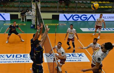 Pallavolo Serie A3, la Videx Grottazzolina liquida la  Maury's Com Cavi Tuscania di Tofoli