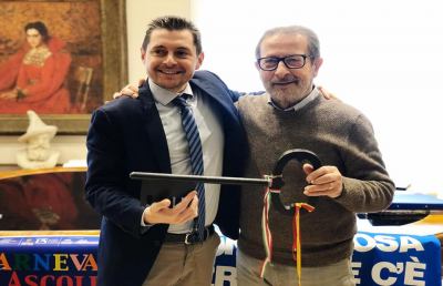 Ascoli Piceno, sindaco consegna chiavi città a Re Carnevale. Si apre settimana del divertimento
