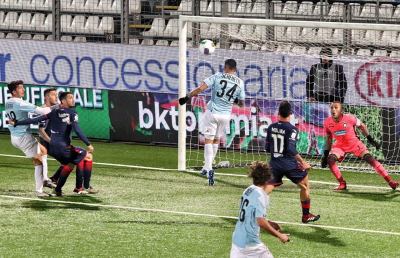 Virtus Entella-Crotone 1-2, Armenteros e Simy espugnano il ''Comunale'' di Chiavari senza pubblico