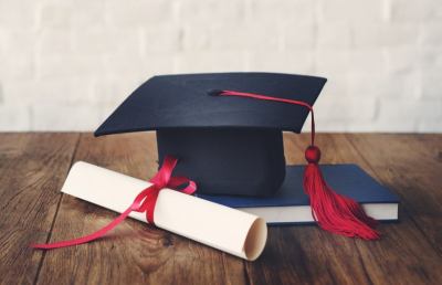 Come festeggiare una laurea? Guida e consigli