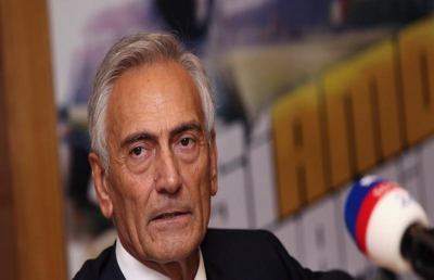 Coronavirus, presidente Figc: ''In caso di giocatore positivo non possiamo escludere sospensione campionato”