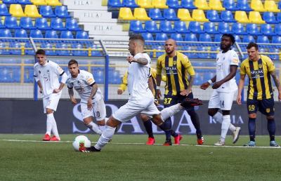 Serie B 28° turno: la Juve Stabia cala il tris con lo Spezia, il Benevento ne fa 4 al Pescara