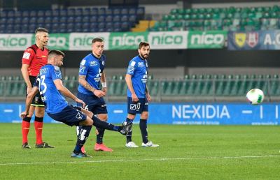 Chievo-Cosenza 2-0, Djordjevic e Meggiorini portano Aglietti in zona playoff nell'ultima gara prima della sospensione
