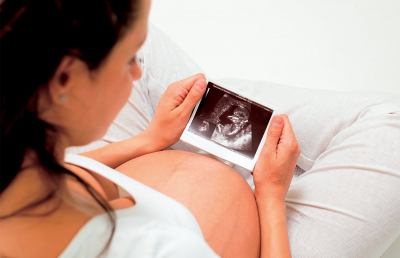 Coronavirus: nessun tipo di allarmismo, non si trasmette dalla madre al feto
