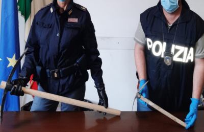 San Benedetto, coppia fermata per controlli Covid-19. Spuntano due picconi nel bagagliaio