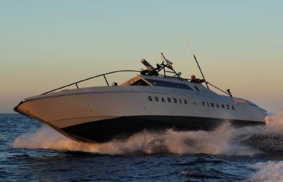 Finanza, sequestrata a Porto d'Ascoli maxi rete da posta per pesca illegale di seppie