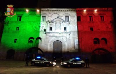 Ascoli Piceno, 72enne organizza una gara a chi beve di più. Polizia gliela fa annullare