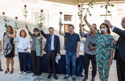 Ascoli Piceno: ''La Milanesiana'', inaugurata mostra sculture in travertino al Forte Malatesta