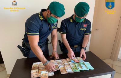 Guardia Finanza Marche, dodici arresti per maxi riciclaggio da 130 milioni con 90 società