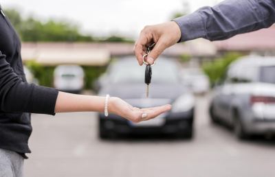 Mercato delle auto usate nelle Marche. Analisi primo semestre 2020, calano passaggi nel Piceno