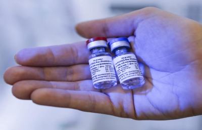 Coronavirus, per ''The Lancet'' il vaccino russo produce anticorpi e senza effetti collaterali
