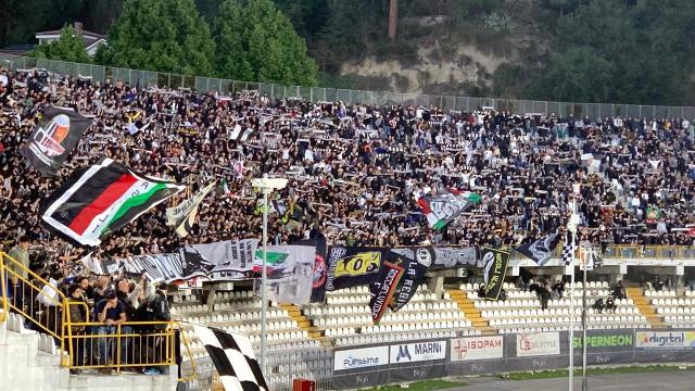 Ascoli Calcio, gruppi organizzati: “Nel punto più basso torneremo allo stadio. Indegni, fate in fretta le valigie”