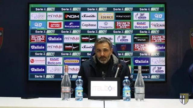 Cosenza-Parma 1-0, voci Viali (“Oggi è la vittoria dell'anima”) e Pecchia (“Gara complicata dopo il gol”)