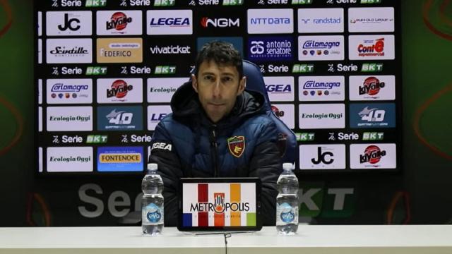 Cosenza-Reggina 2-2, la voce di Occhiuzzi: “Dobbiamo prendere lo schiaffo prima di reagire”