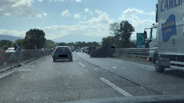Superstrada Ascoli-Mare, rocambolesco incidente tra le uscite di Spinetoli e Castel di Lama