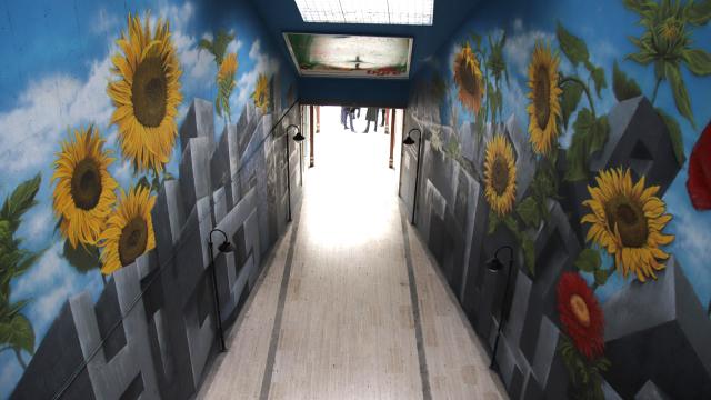 'Nulla su di noi senza di noi': ad Ascoli inaugurato murales di JTI Italia e Save the Planet realizzato da Andrea Tarli 