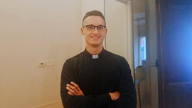 Don Alberto Ravagnani ad Ascoli: ''Realtà virtuale fuorviante. Necessario costruire relazioni sane per essere felici''