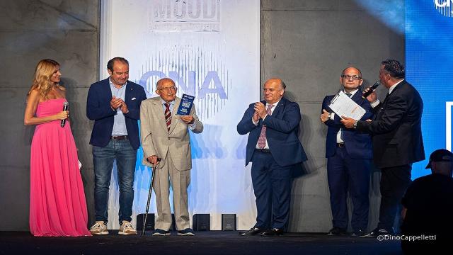 Fashion Mood celebra 10 anni di moda e passione. Grande festa a Grottammare per la sfilata targata Cna