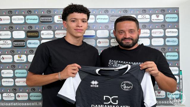 Atletico Ascoli, arriva in prestito dall'Ascoli il difensore Camilloni: “Mi hanno cercato tanto”