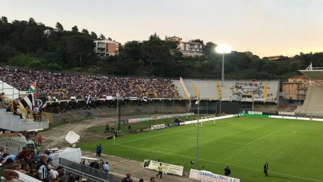 Ascoli Calcio, sette anni fa il sofferto pareggio con l'Entella che valse la salvezza in Serie B 
