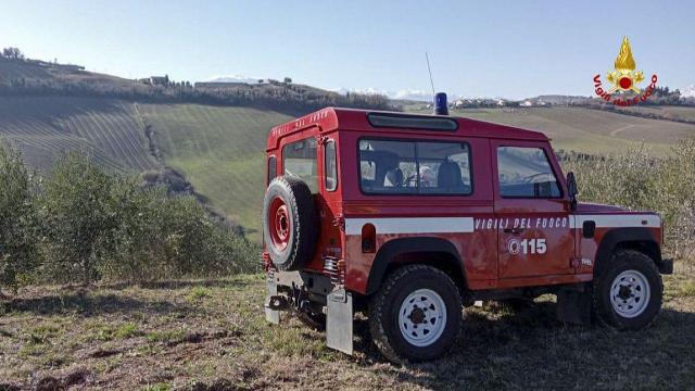 Vigili del Fuoco soccorono cacciatore colto da malore a Ripatransone. Nella notte spento incendio a Grottammare