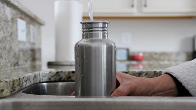 Acqua in caraffa al ristorante: buona e conveniente per tutti 