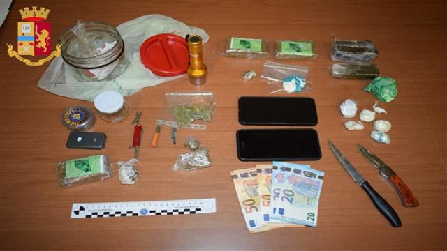 Operazione antidroga Polizia Ascoli: arrestato 33enne e sequestro hashish, cocaina e marjuana 