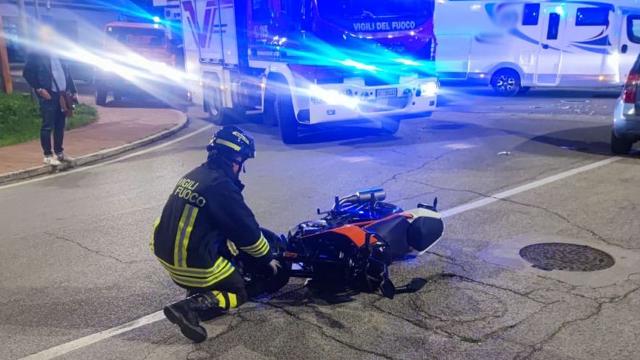 Grottammare, incidente sulla Strada Statale 16. Ferito un motociclista