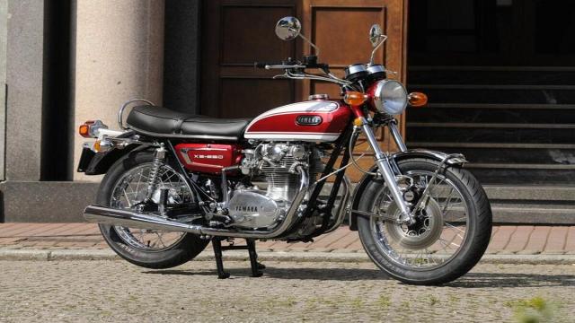 Bollo per moto storiche: resta l'esenzione  al 50% per le ventennali