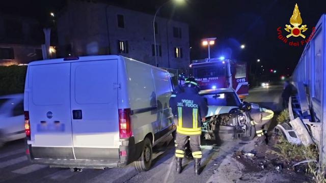 Ascoli Piceno, incidente tra auto e furgone sulla Circonvallazione Nord