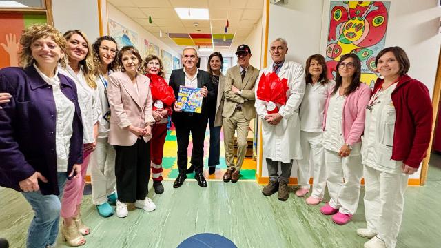 San Benedetto, ''Pasqua in Rosso'' porta doni ai bambini dell’ospedale e alla casa famiglia Santa Gemma