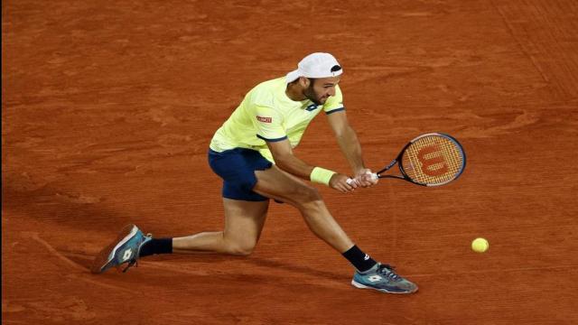 Tennis: Roland Garros, Travaglia deve alzare bandiera bianca contro un impeccabile Nadal