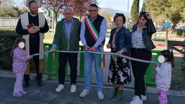 Monteprandone, inaugurato il primo parco giochi inclusivo: è il Parco della Stazione a Centobuchi 