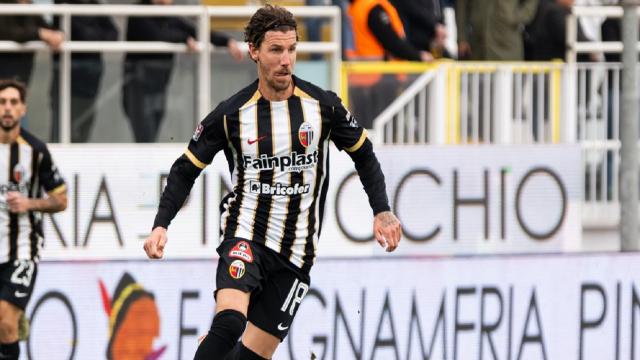 Ascoli Calcio, Corazza al comando della classifica marcatori del girone B con 8 gol in 14 presenze
