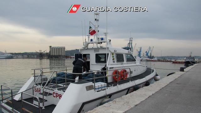 Guardia Costiera Ancona, soccorsa imbarcazione da diporto durante ''Regata del Conero 2021''