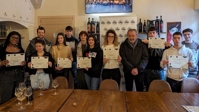 Ascoli, concluso corso per barman. Cna, Osterie & Botteghe Francescane e Accademia del Gusto nel segno della formazione
