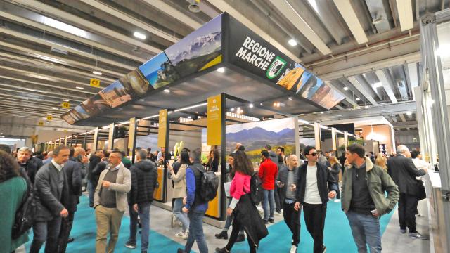 Bilancio molto positivo quello delle Marche alla 55ª edizione di Vinitaly: tre ministri e il premier allo stand 