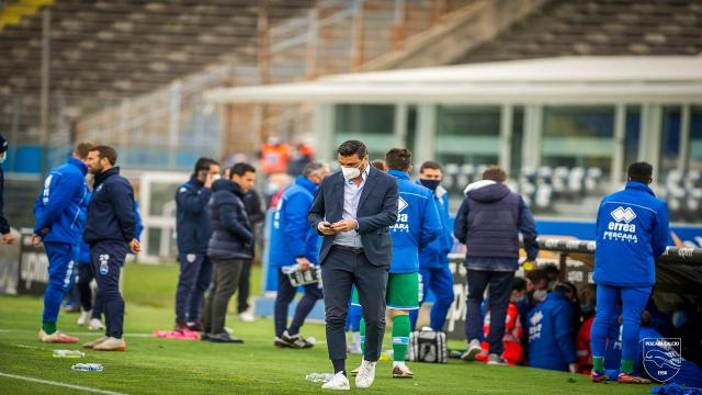 Pescara, un calciatore si negativizza al Covid-19 in vista del recupero con l'Entella