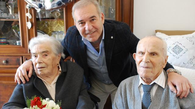 San Benedetto del Tronto, il sindaco omaggia i coniugi Coccia-Cori nel loro 70' anniversario di matrimonio