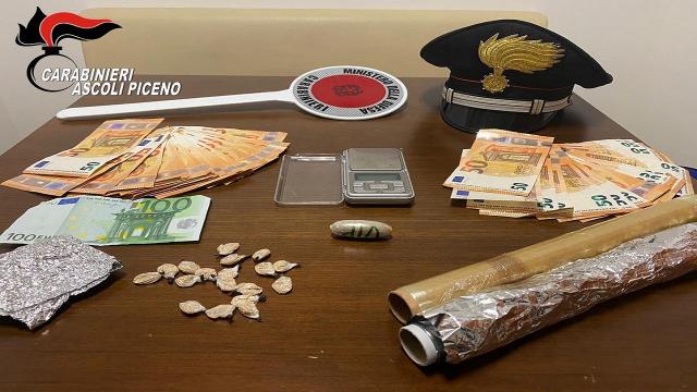 San Benedetto del Tronto: spaccia eroina in centro, arrestata ragazza 25enne