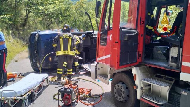 Acquasanta Terme, auto si ribalta in località San Martino. Uno dei feriti trasportato in eliambulanza