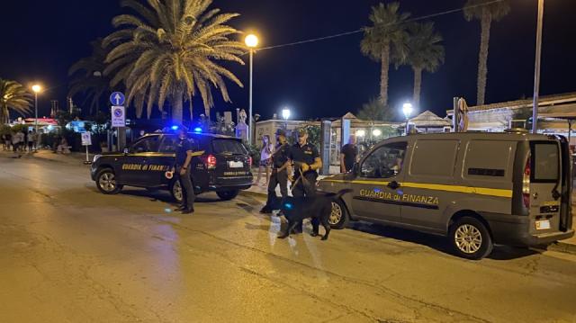 Guardia di Finanza Fermo, controlli a tappeto nelle principali località balneari