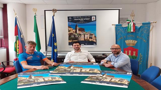 Cupra Marittima, presentata la ''Adriatic Series Triathlon Sprint''