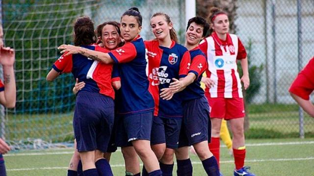 Calcio femminile, la Sambenedettese travolge 5-3 la Vis Pesaro e allunga la serie positiva