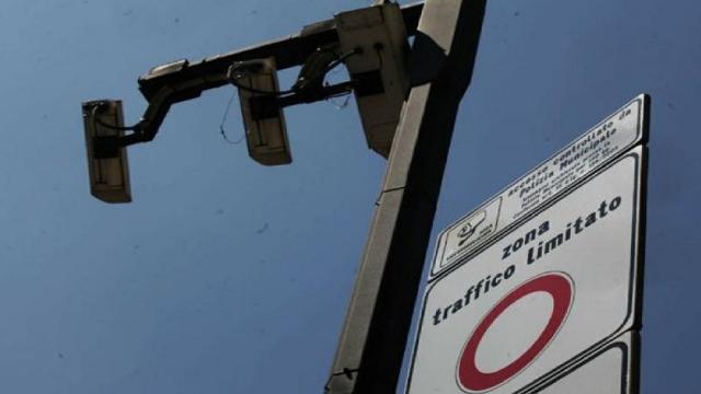 Ascoli Piceno, proroga validità dei permessi annuali 2024 per il transito e la sosta nelle Zone a traffico limitato