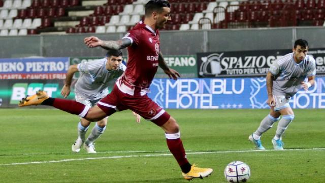 Reggina-Virtus Entella 1-0, decisivo un penalty di Montalto. Seconda vittoria di fila per gli amaranto