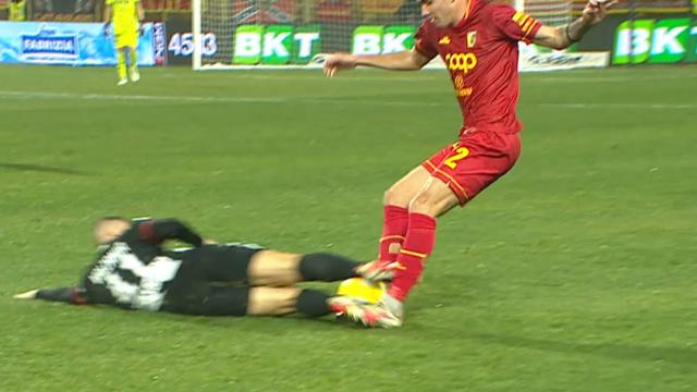 Catanzaro-Ascoli 3-2, Pulcinelli: “Sono stanco di essere penalizzato da chi giudica. Che rosso hanno visto?”