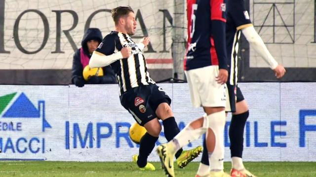 Ascoli Calcio, Giudice Sportivo: ammenda per ritardo nell’ingresso in campo. In diffida anche capitan Gagliolo