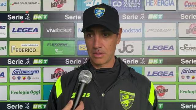 Cosenza-Frosinone 1-2, le voci di Occhiuzzi (“Salvezza ancora a portata di mano”) e Nesta post gara