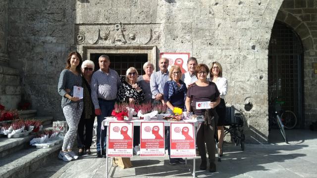 Ascoli Piceno, Palazzo Arengo illuminato per la Giornata Nazionale dell’Afasia